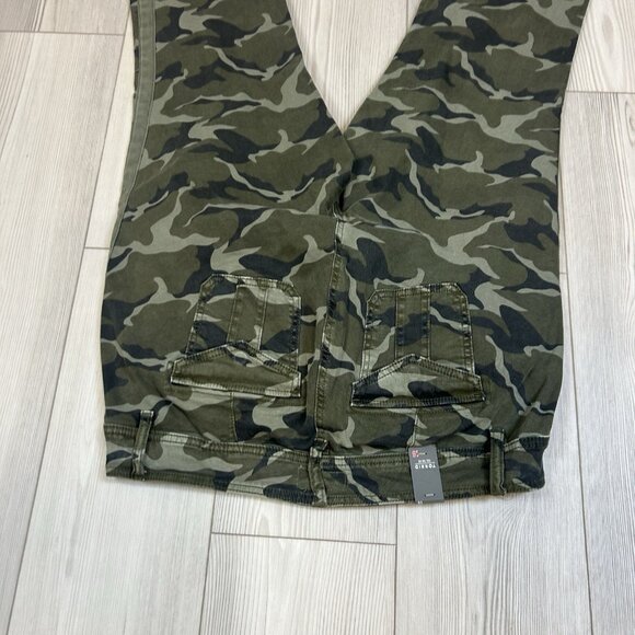 NWT Torrid Size 16 Crop Aviator Skinny Stretch Twill Mid-Rise Pant Camo Green - Picture 10 of 13